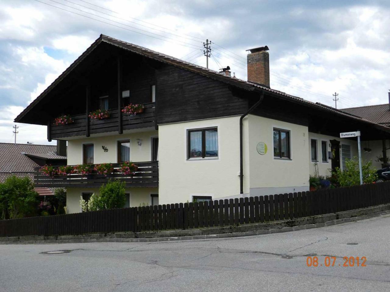 Gaestehaus Schmalzreich Lam Exterior foto