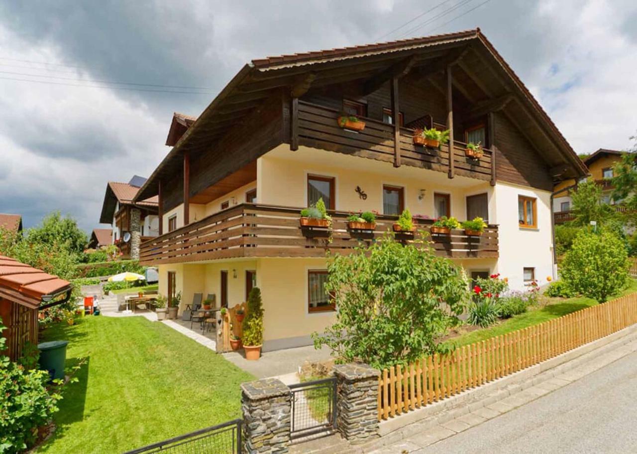 Gaestehaus Schmalzreich Lam Exterior foto
